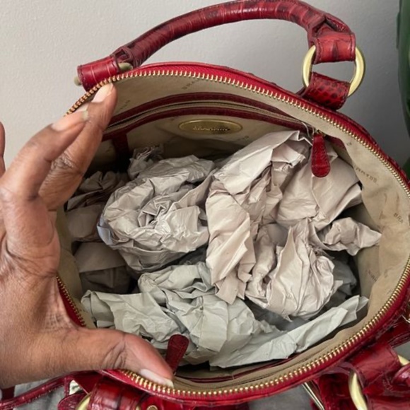 Tyler Cranberry Melbourne- Satchel with Wallet and Eyeglass Case - Picture 5 of 9